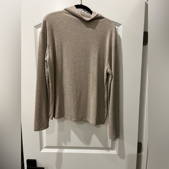 Wilfred Free Tan Turtleneck size small - Picture 2 of 5